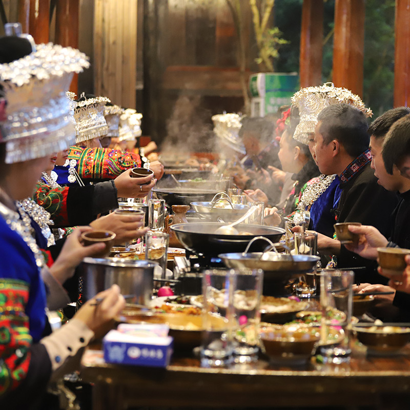 [西江千户苗寨-大门票+观光车票+长桌宴]大门票+观光车票+长桌宴_虎窝淘